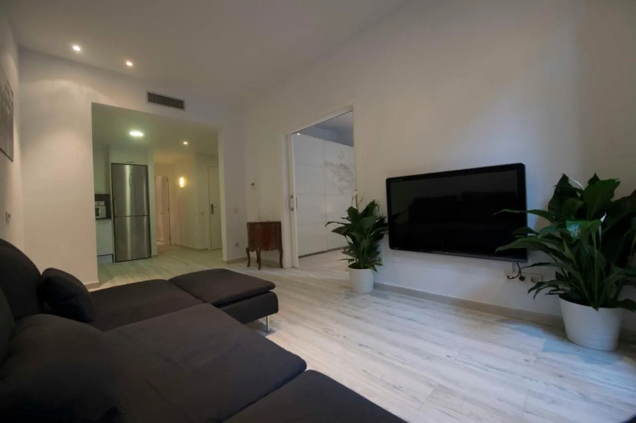 Roger De Lluria Design Apartment Barcelona