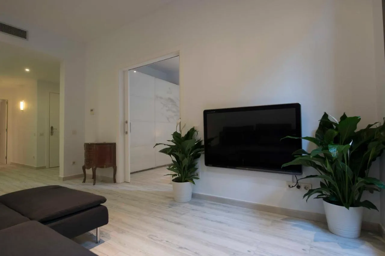 Roger De Lluria Design Apartment Barcelona